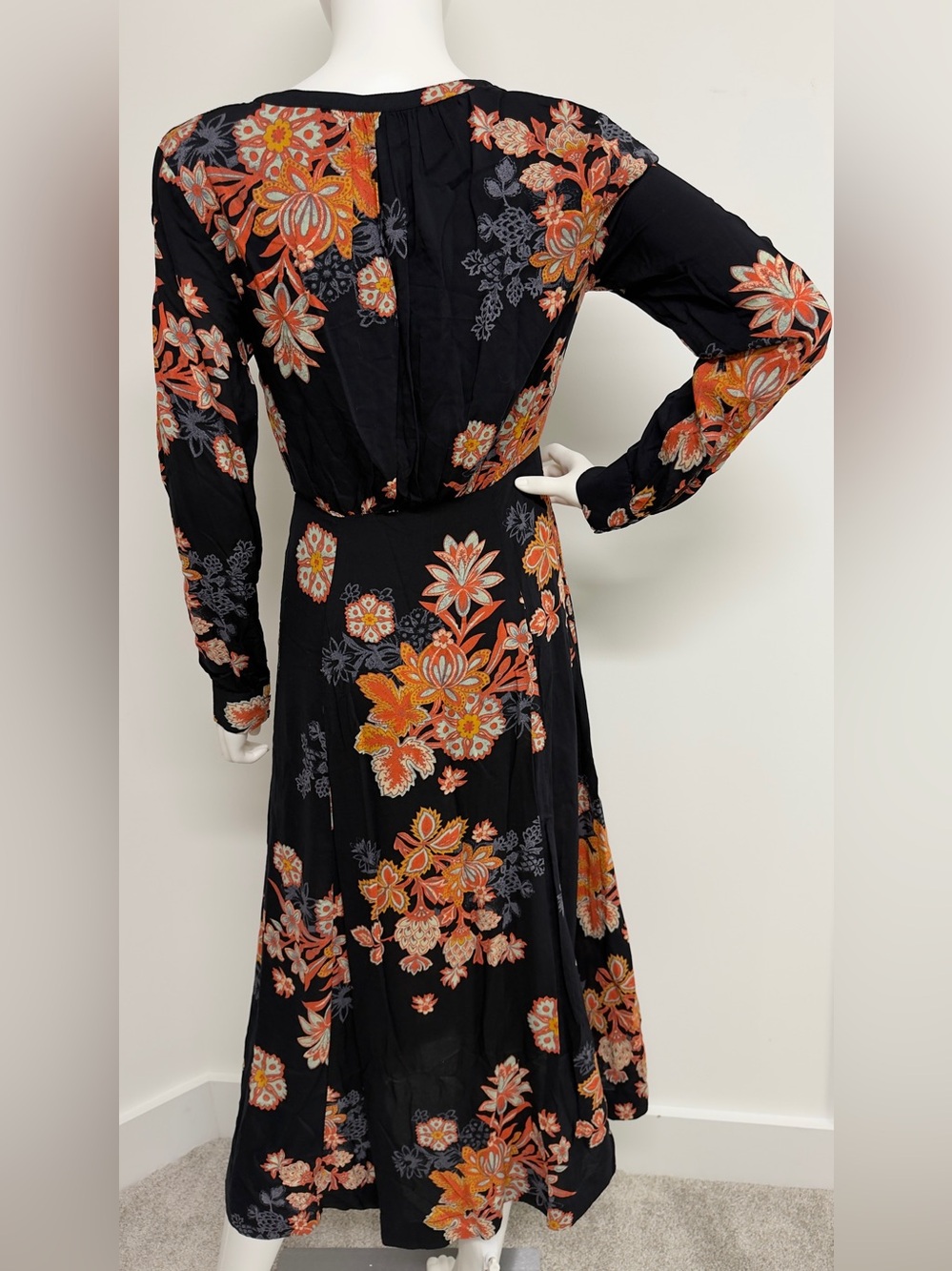 Free People Black Floral Boho Button Front Midi Dress Size 2 - Picture 6 of 16